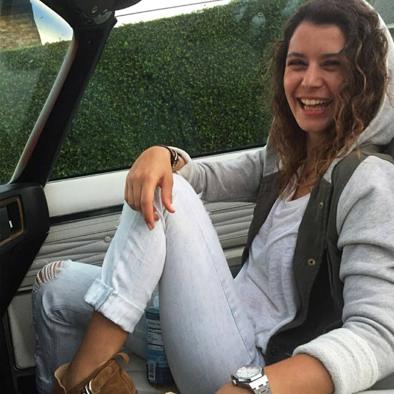 Beren Saat Kimdir?