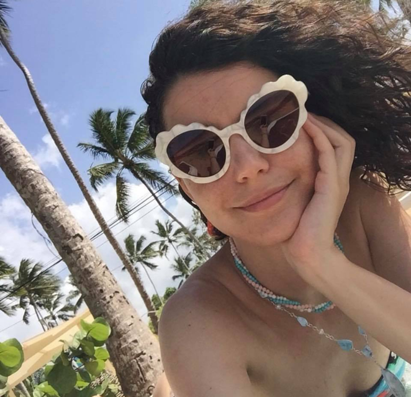 Beren Saat Kimdir?