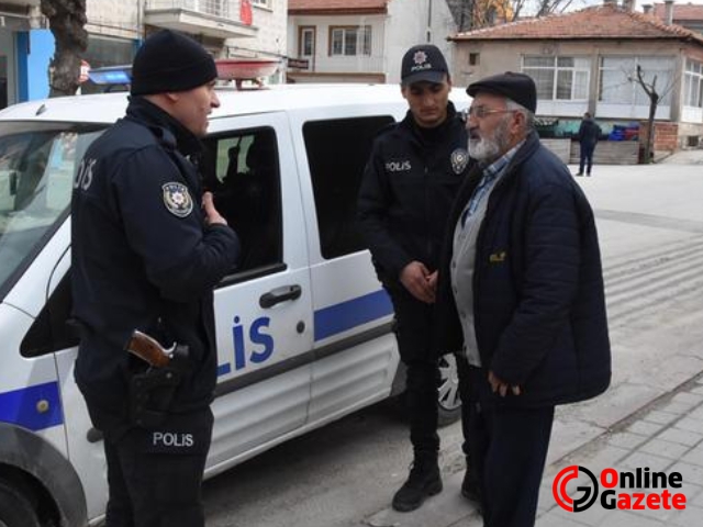 Türkiye'de aileler 65 yaş yasağına tepkili: Ya biz eve virüs getirirsek?