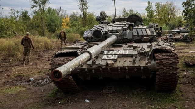 Rusya, Ukrayna'da 3.000 tank kaybettikten sonra eski tankları yeniliyor
