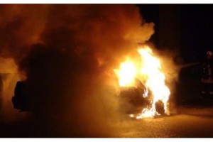 Kamkam'ın aracı ateşe verildi