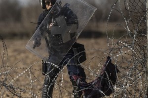 Yunanistan mülteci akını sonrası tatbikata başladı