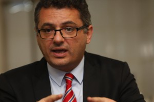 Erhürman "Doğrusu Geliyor" ile başlıyor