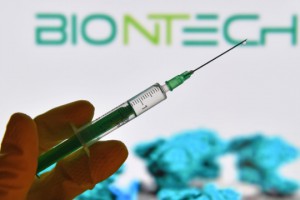 BioNTech aşısı hakkında uyarı: Ciddi alerjisi olanlar yaptırmasın