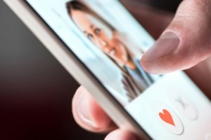 Flört Uygulamalarının Popülaritesinin ve Etkilerinin Değişen Manzarası