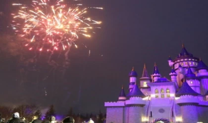 Türkiye farkındalık için mor renk ile aydınlandı